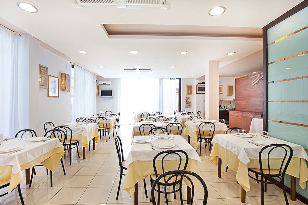 Hotel Brezza 33/50