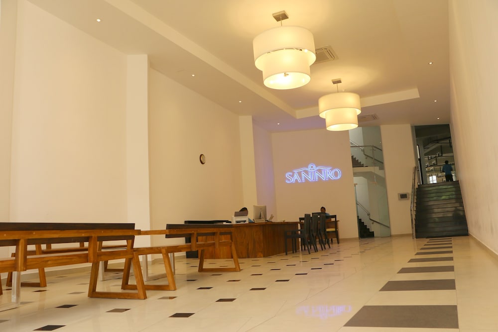 Saninro Residences & Food Court 32/50