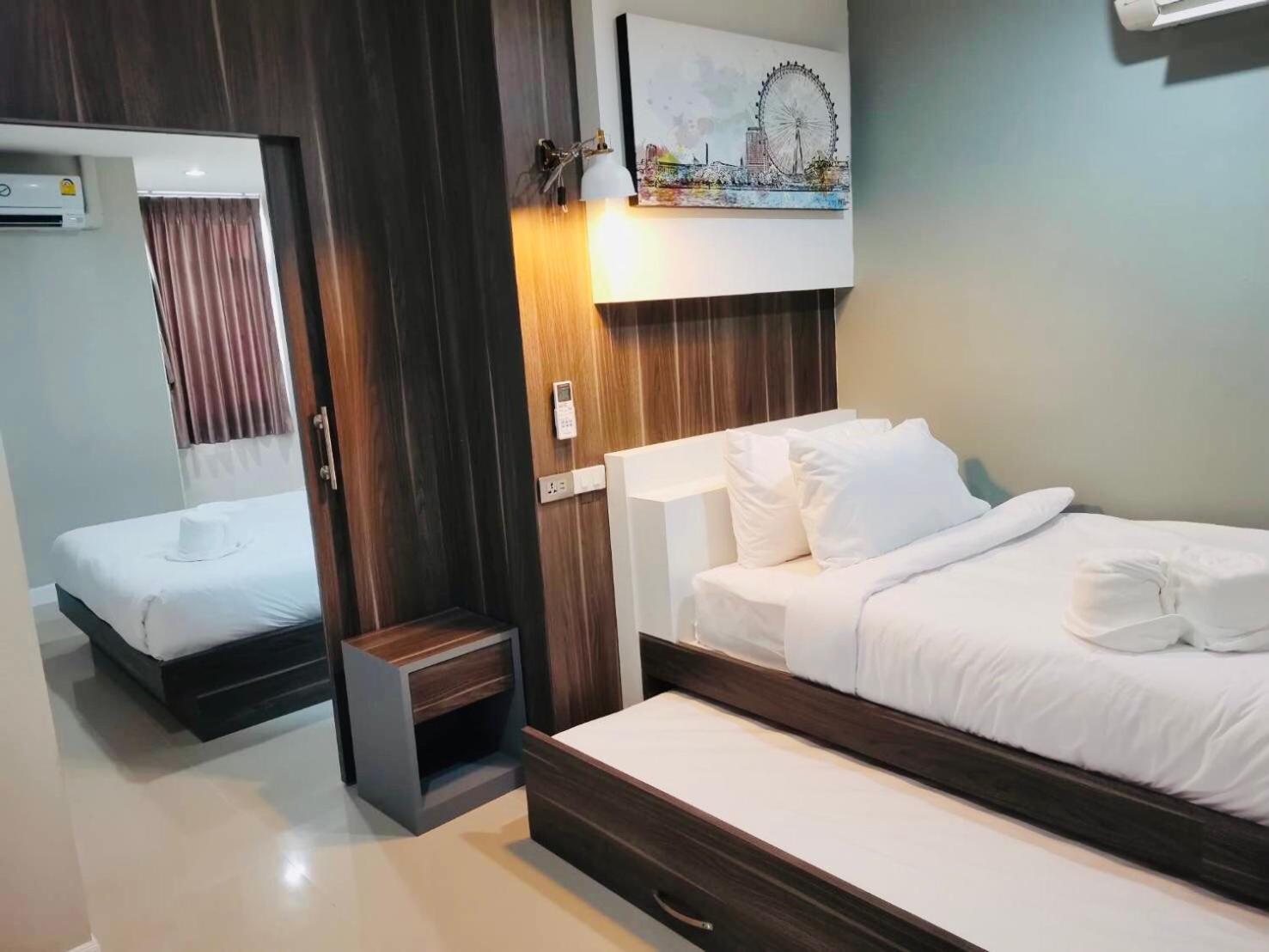 We Resident Hotel 13/33