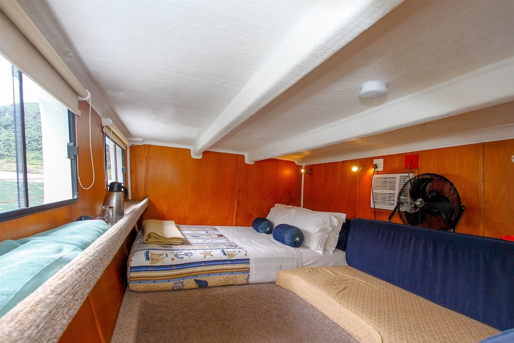 Shayamanzi Houseboats 8/50