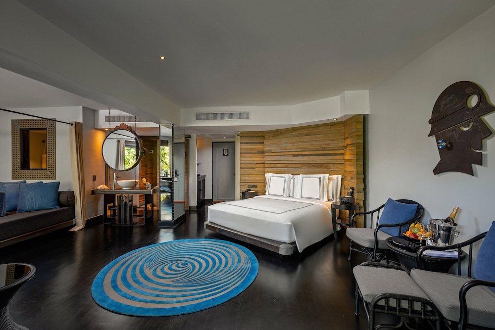 FAMILY SUITE, DBUK