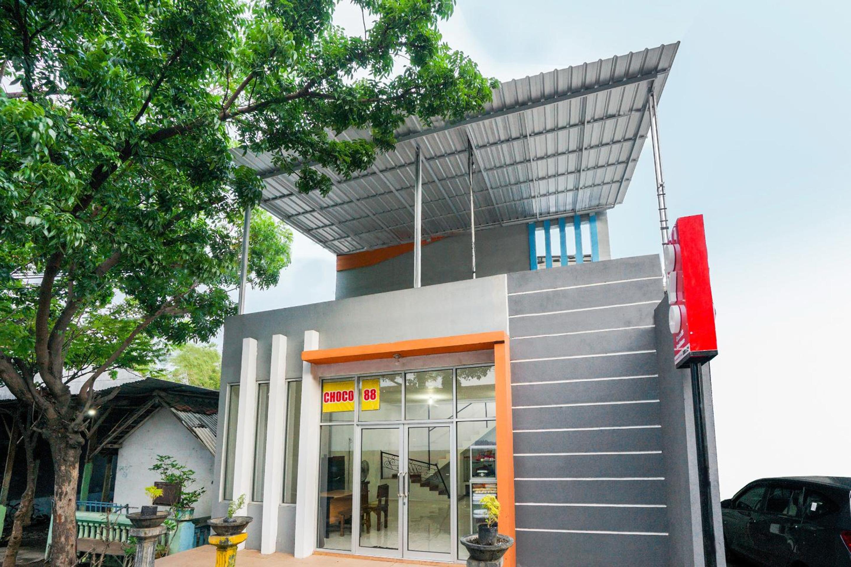 OYO 2489 Choco 88 Residence 3/22