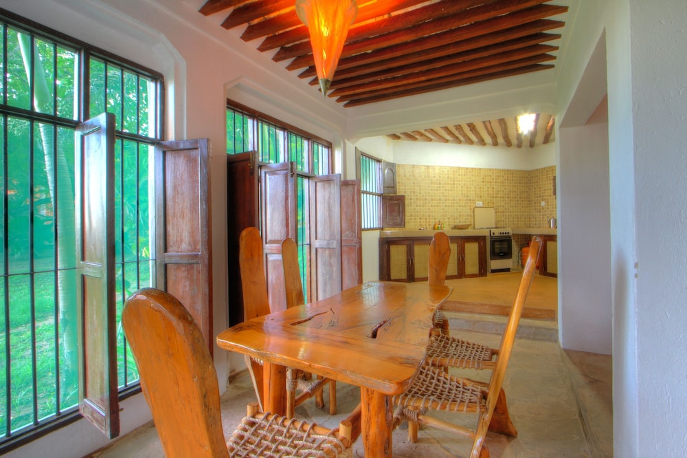 Swahili House 30/37