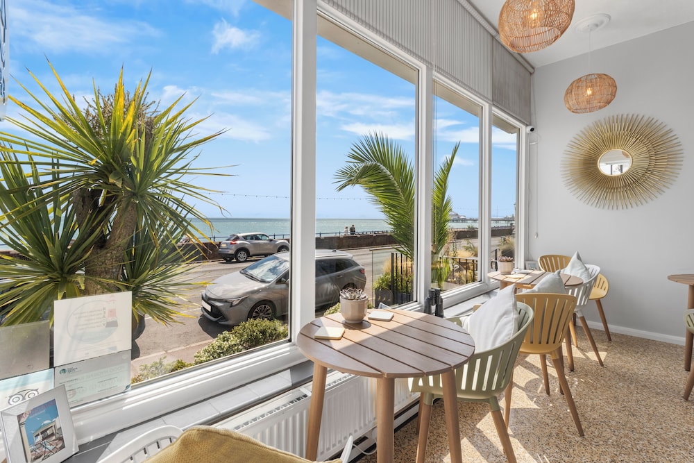 The Beach Front Guest House 30/43