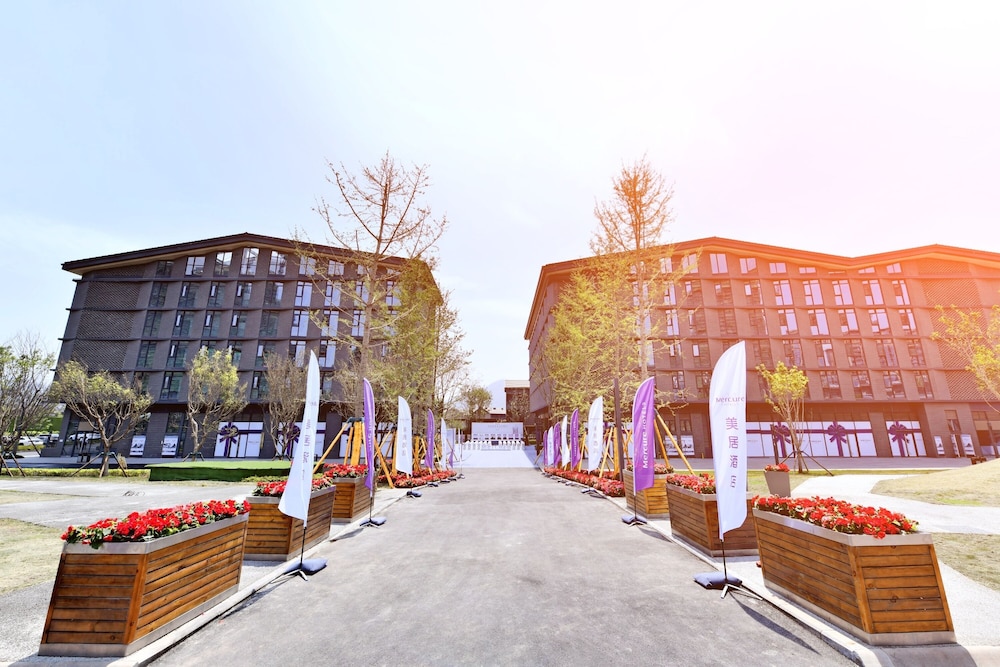 Mercure Xichang Qionghai Wetland 29/32
