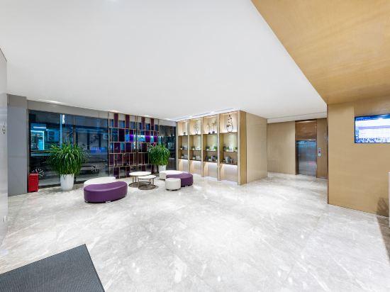 Lavande Hotels 8/30