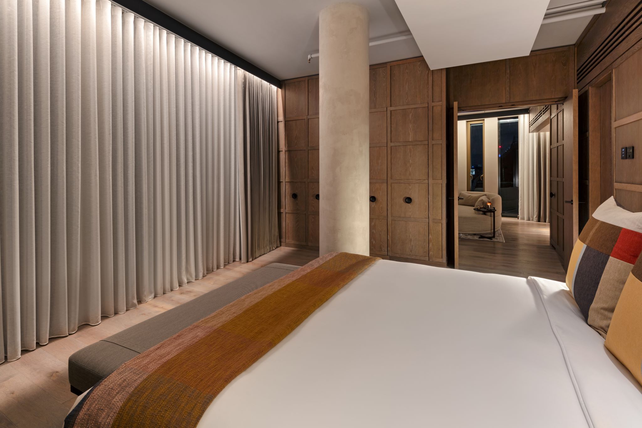 Penthouse, Suite