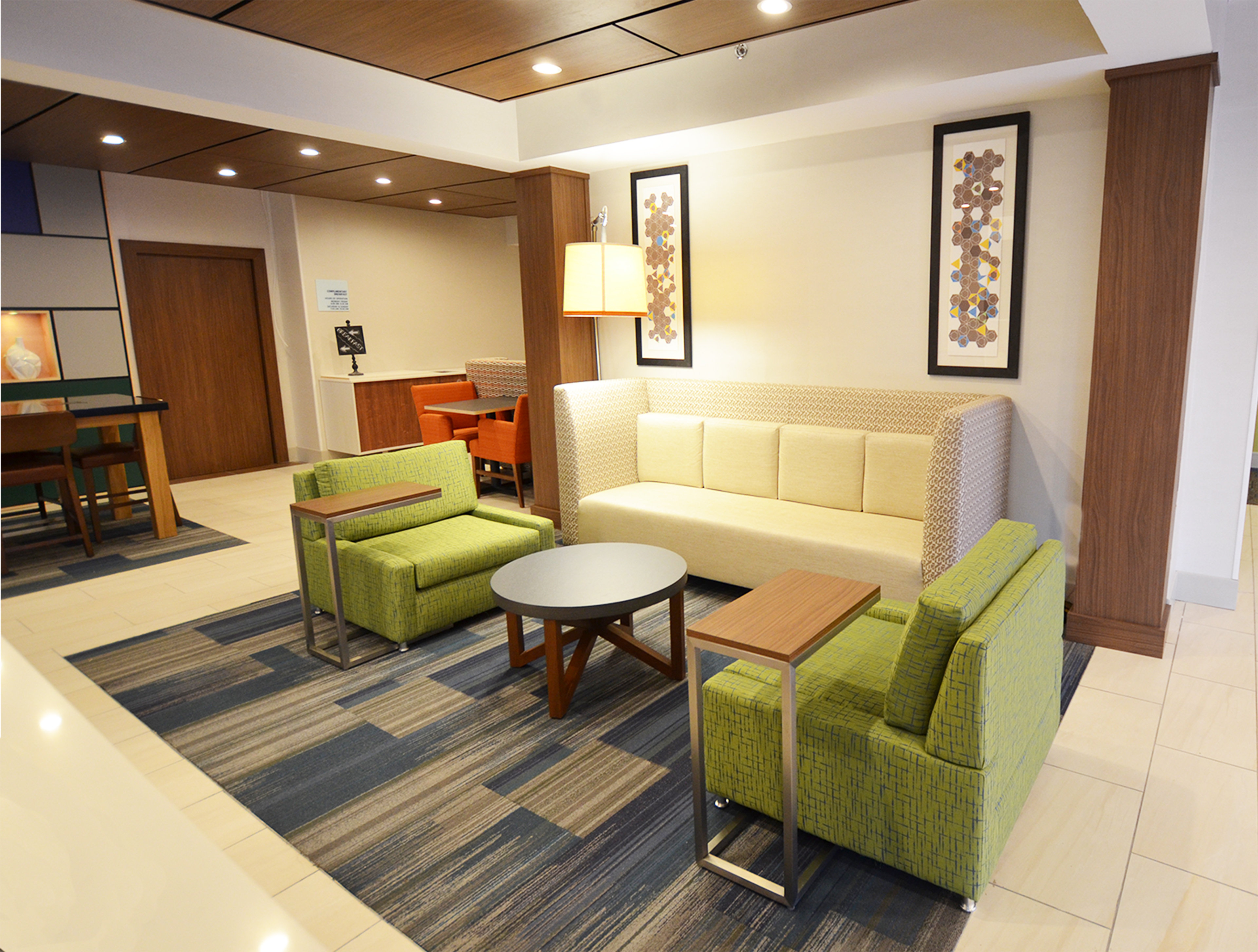 Holiday Inn Express Pittsburgh-Bridgeville 27/42