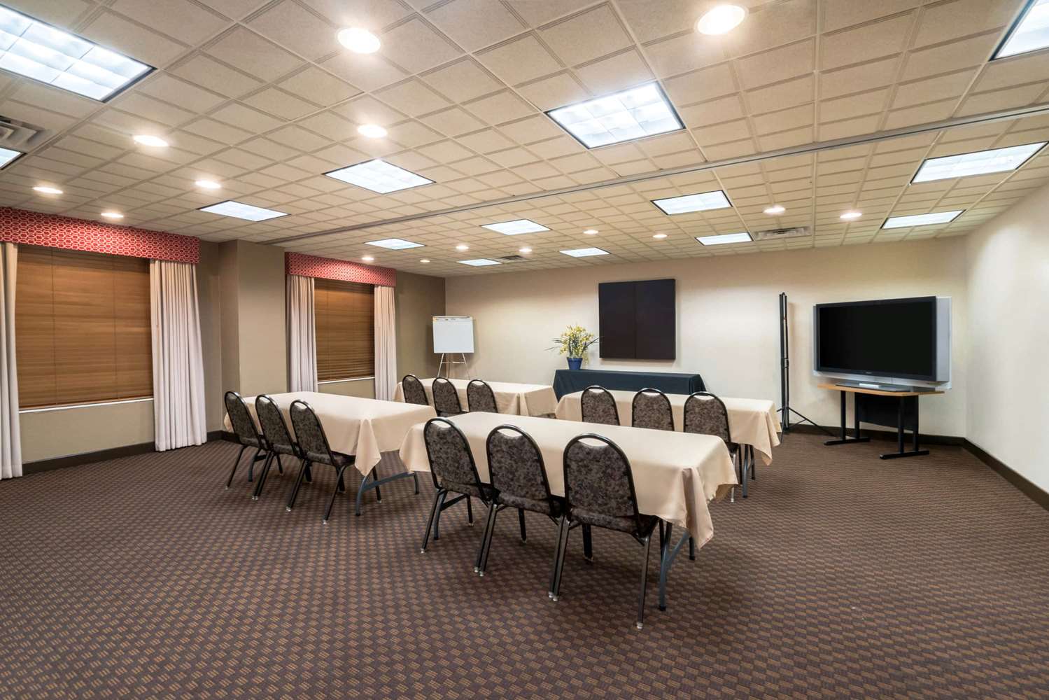 Wingate By Wyndham Lexington 6/12