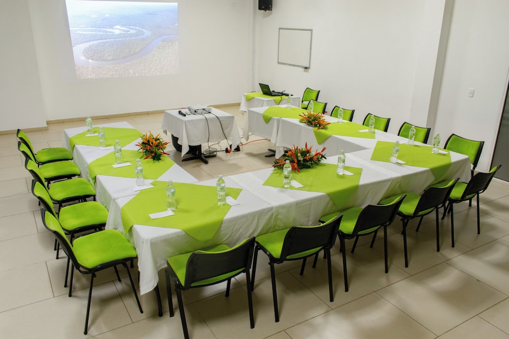 Waira Suites Hotel 41/55