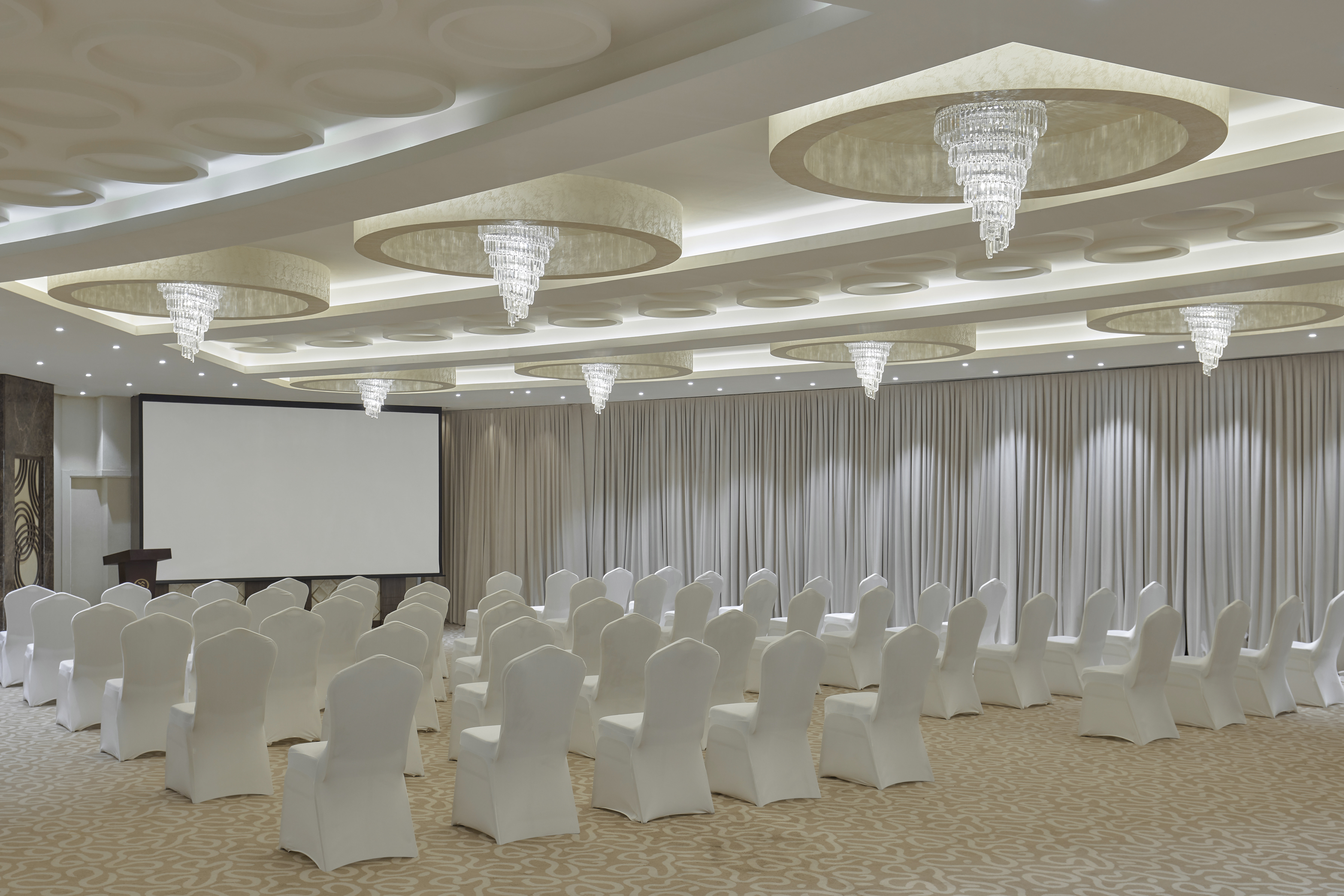 فندق كراون بلازا قصر الرياض(Crowne Plaza Riyadh Palace) 40/50