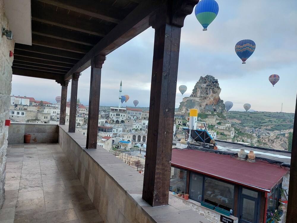 Megaron Cave Hotel 5/46