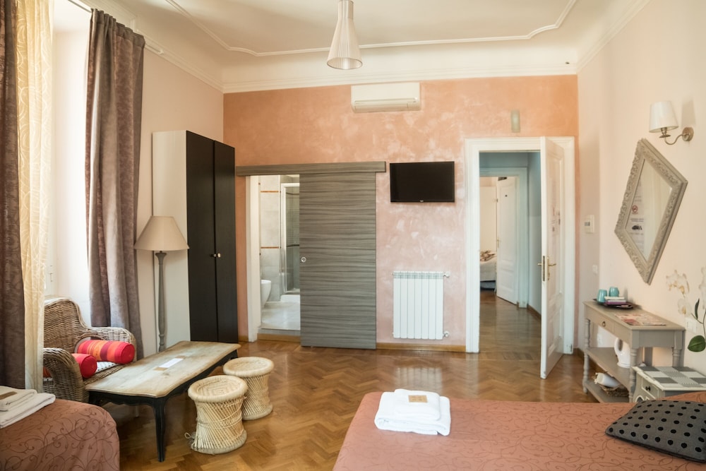 Il Sesto Suites Central 50/50