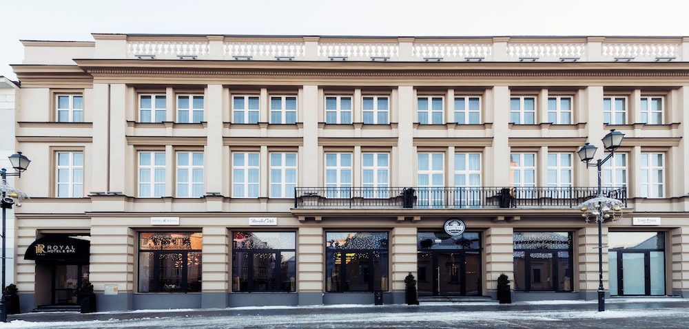Royal Hotel and Spa 1/34