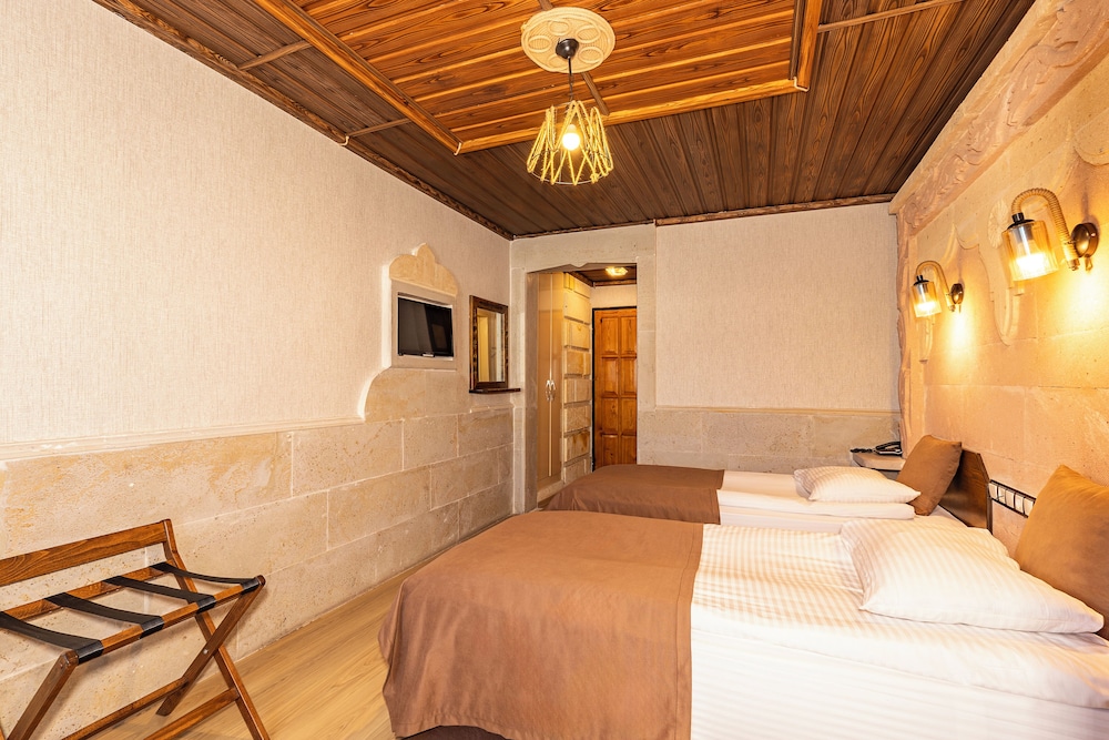 Ciner Hotel 17/50
