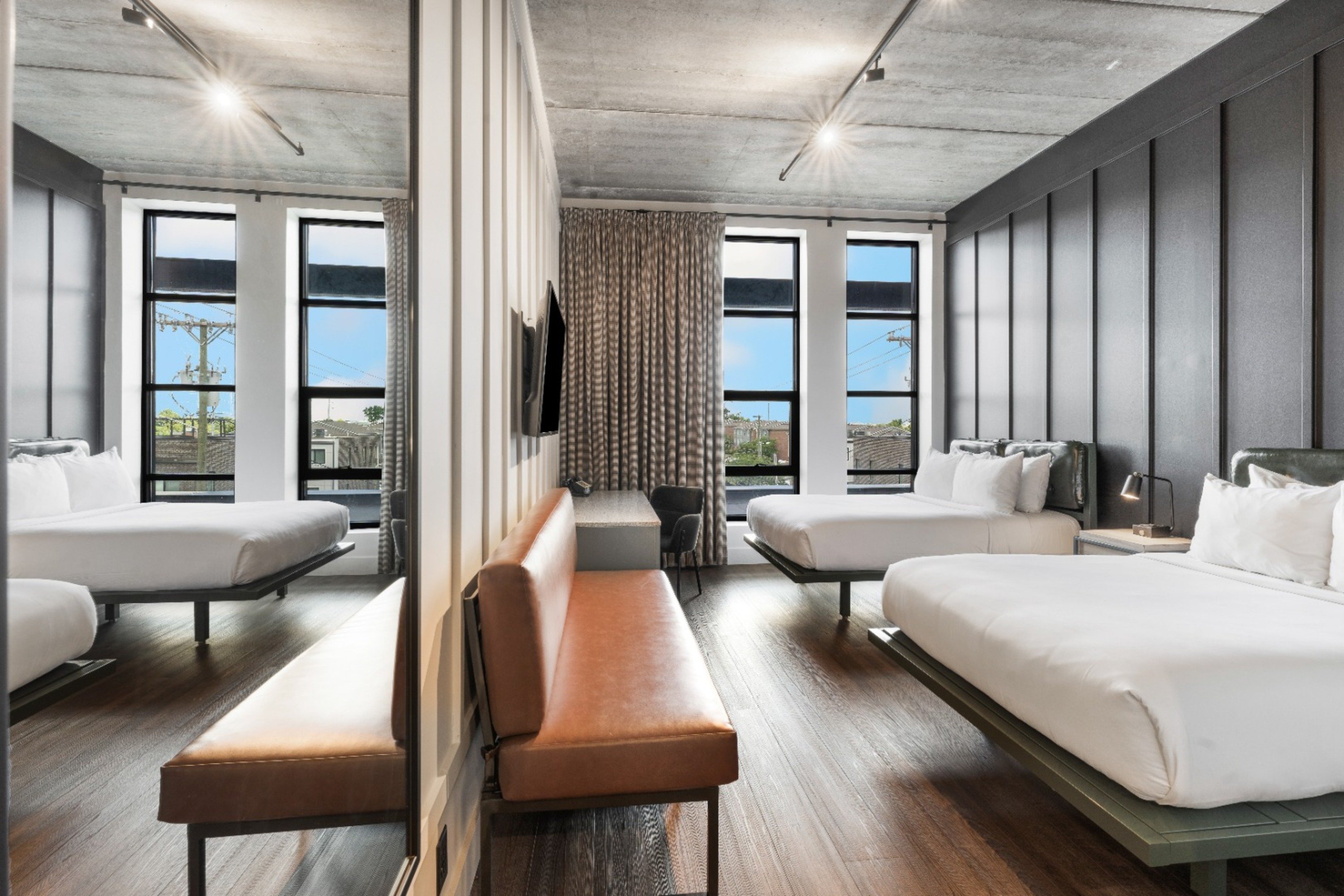 ROOM, DOUBLE BED