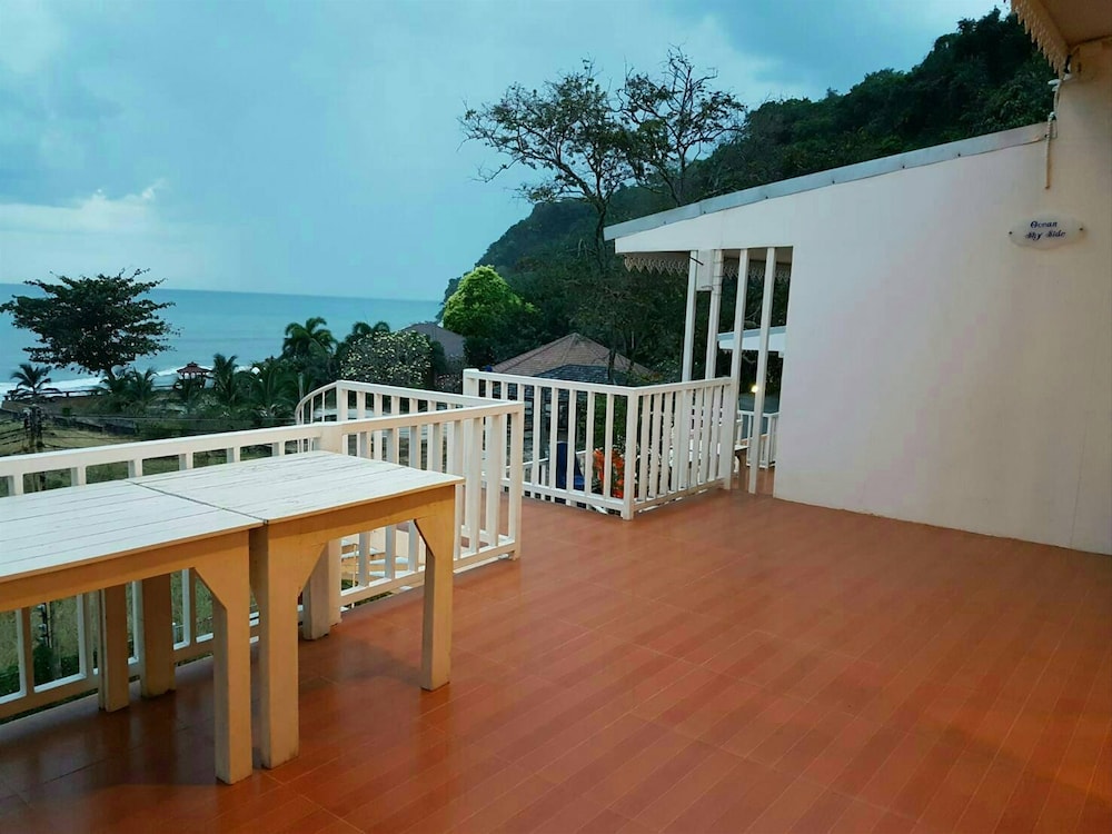 White House Mountian Beach Resort 20/22