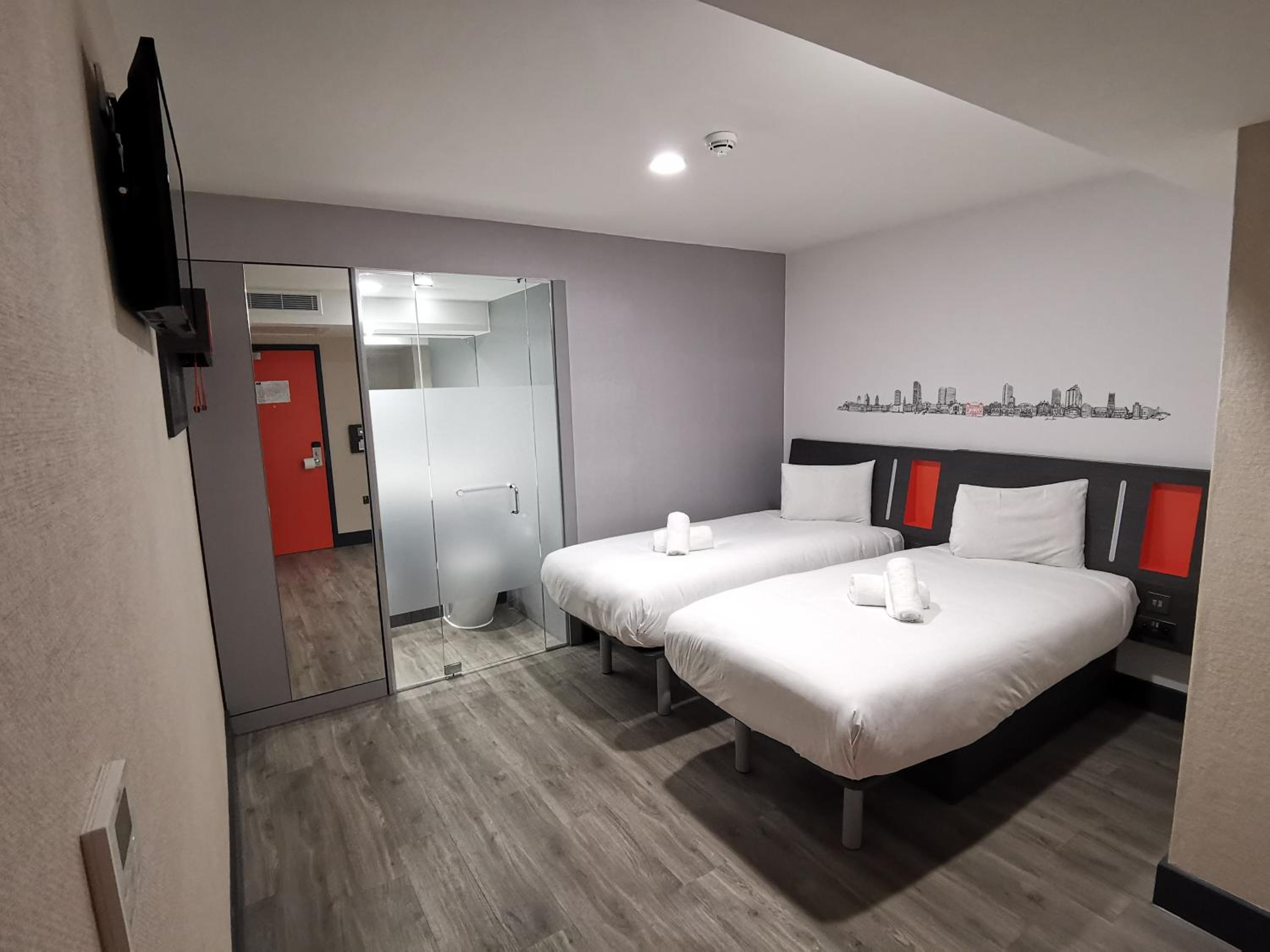 Room, Single Bed, No Window