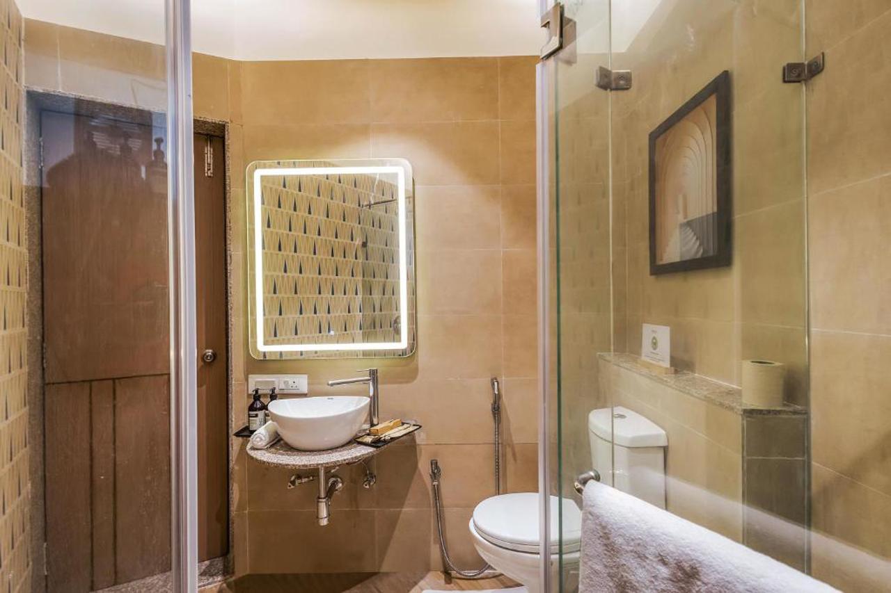 ELIVAAS Shourya Viola 3 BHK Villa with Pvt Pool & Garden 17/19