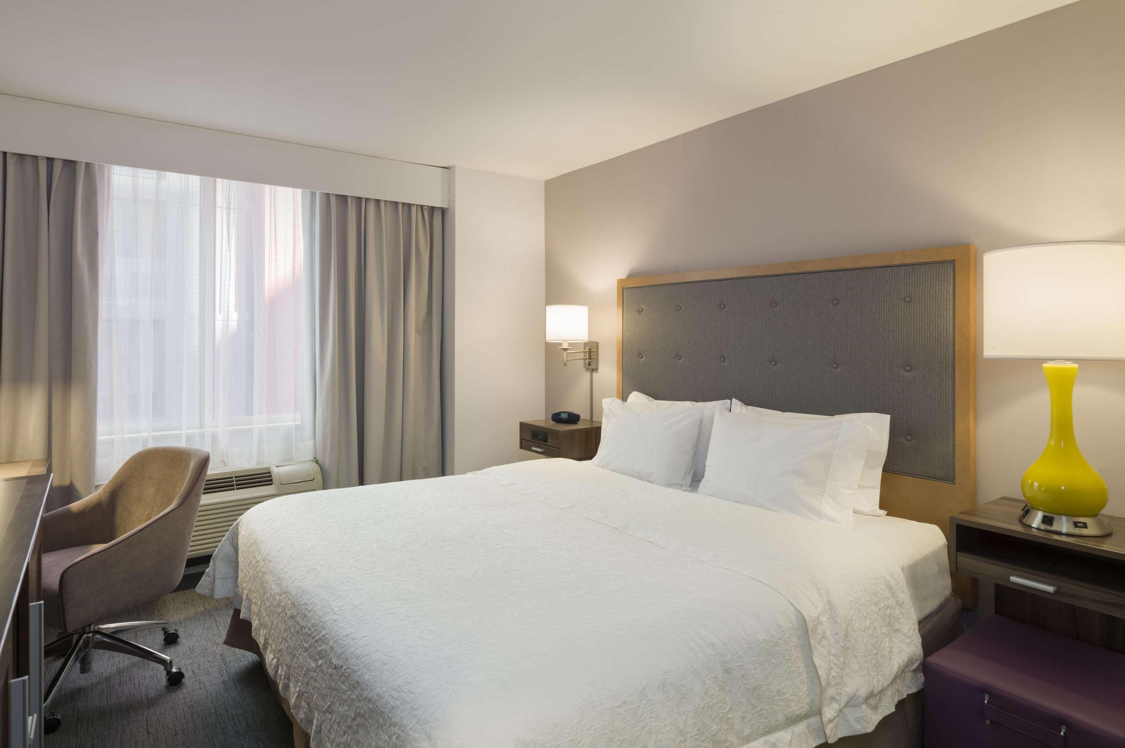 ROOM, KING BED, ACCESSIBLE