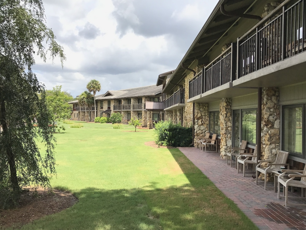 Arnold Palmers Bay Hill Club And Lodge 75/78