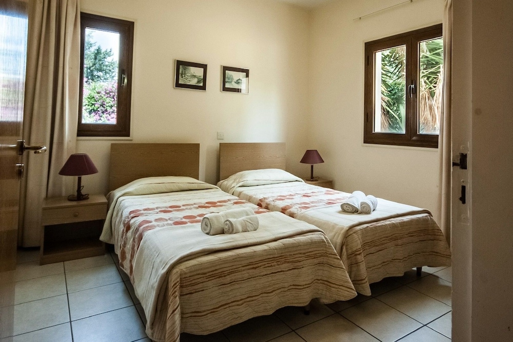 Coral Sun Villas 10/50