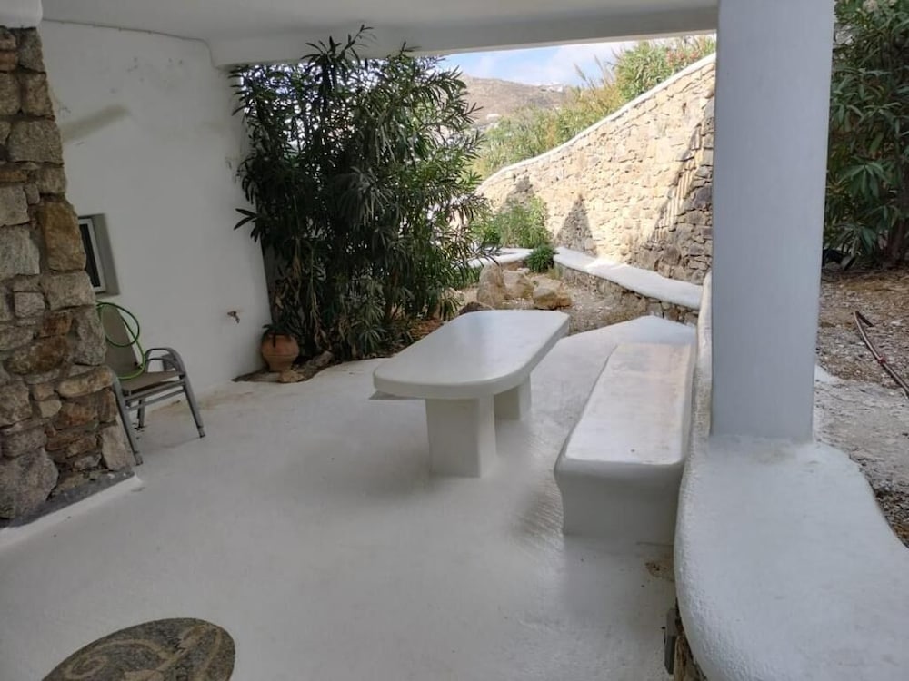 Mykonos Pantheon 25/50