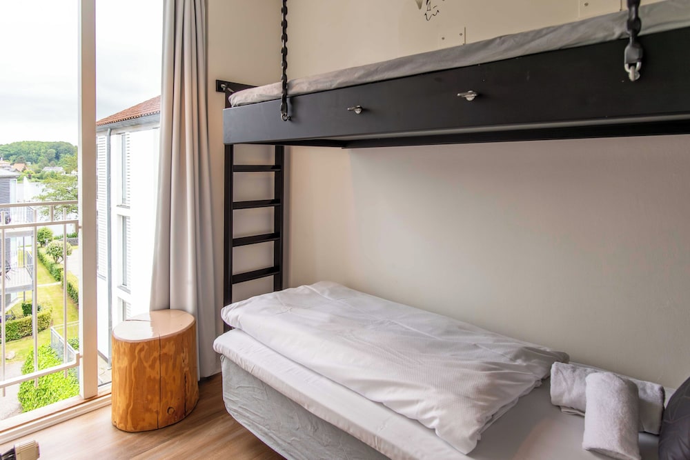 2 Bedrooms, Apartment, 4 Beds, Double and Bunk Bed, Street Side View، Kolding Hotel Apartments 2/8