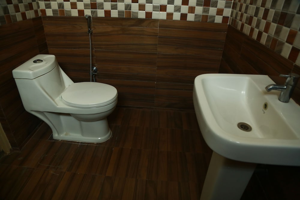 Soundarya Hotel 35/38