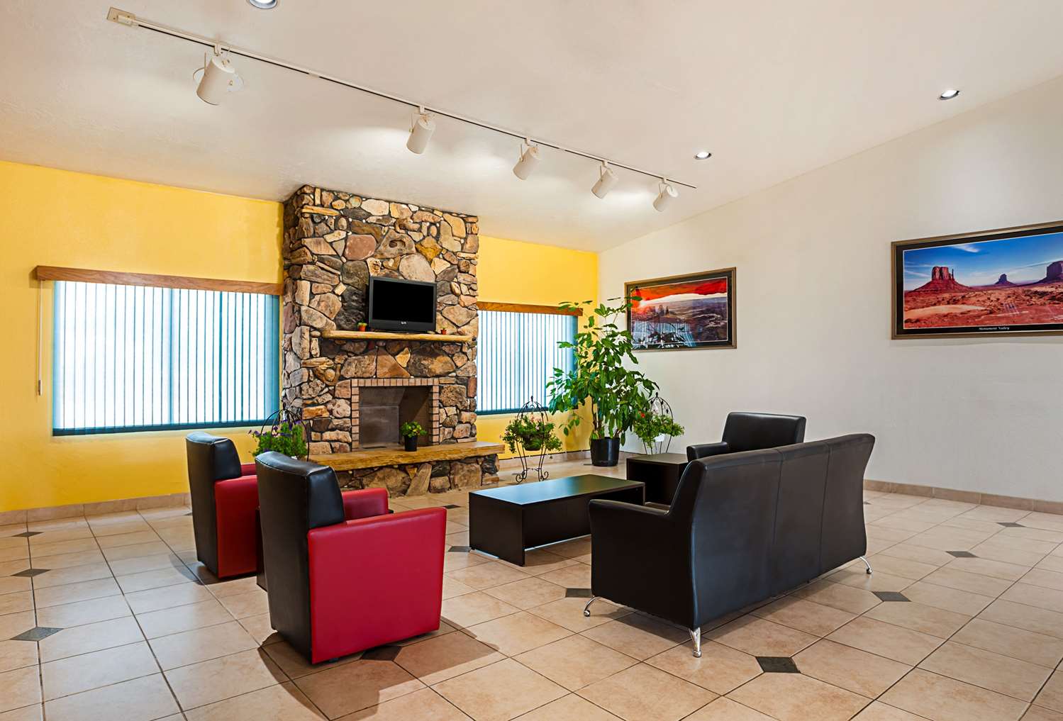 Rodeway Inn & Suites Blanding 11/20
