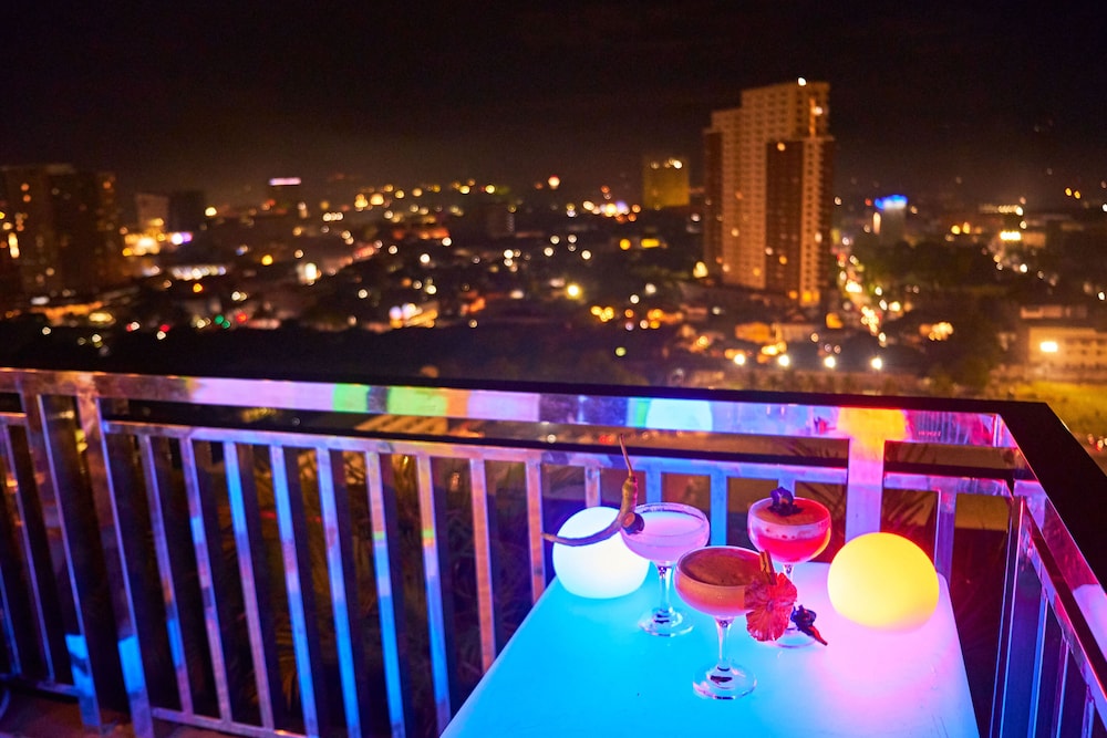New Dawn Hotel Plus 36/79