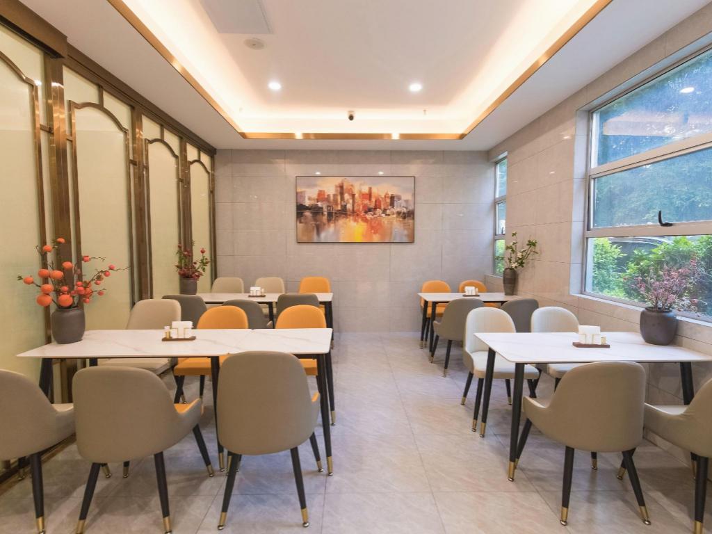 Vienna Hotel Shenzhen Baoan Chuangye Road 46/56