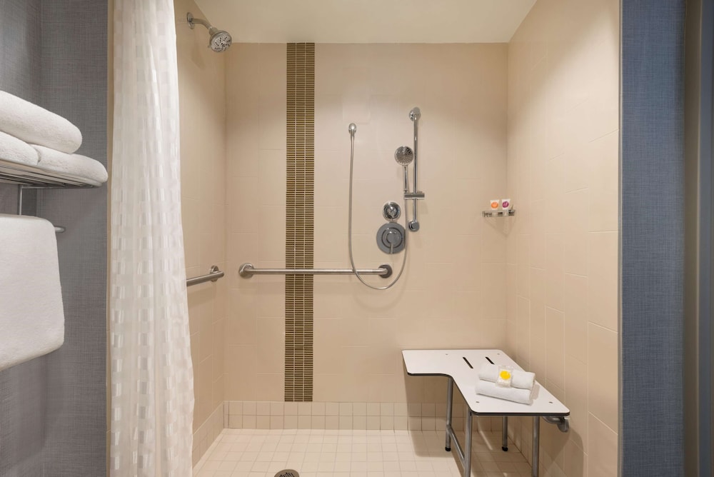 Hyatt Place Chicago/ Schaumburg 34/34