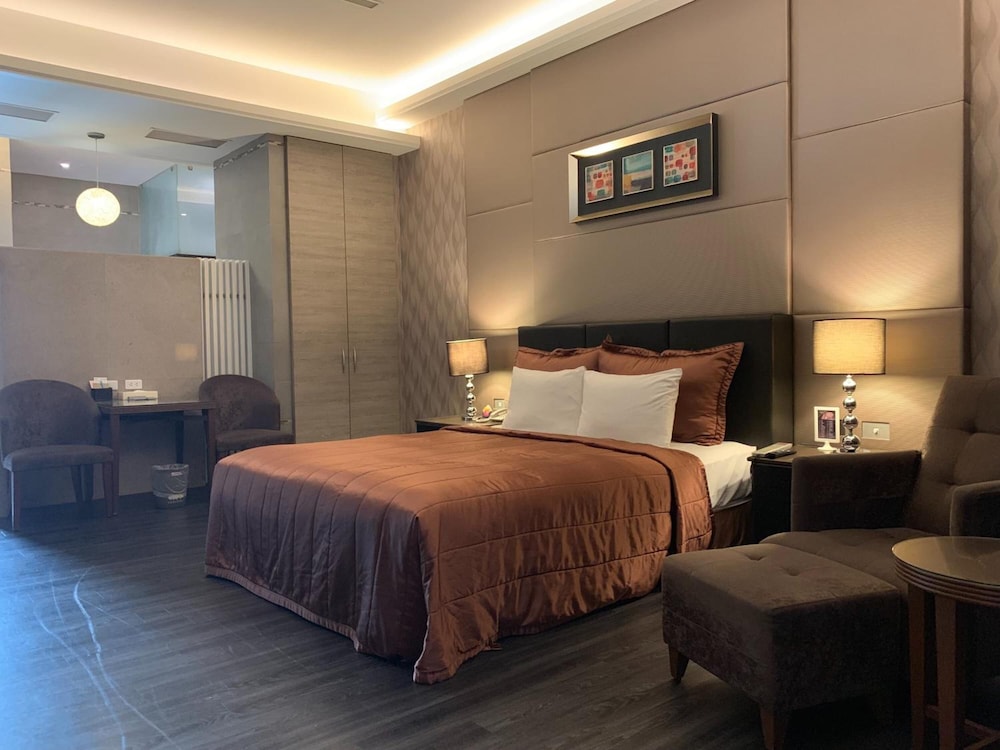 Leedon Motel 4/48