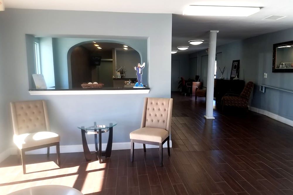 Blue Way Inn Suites Wichita East 30/37