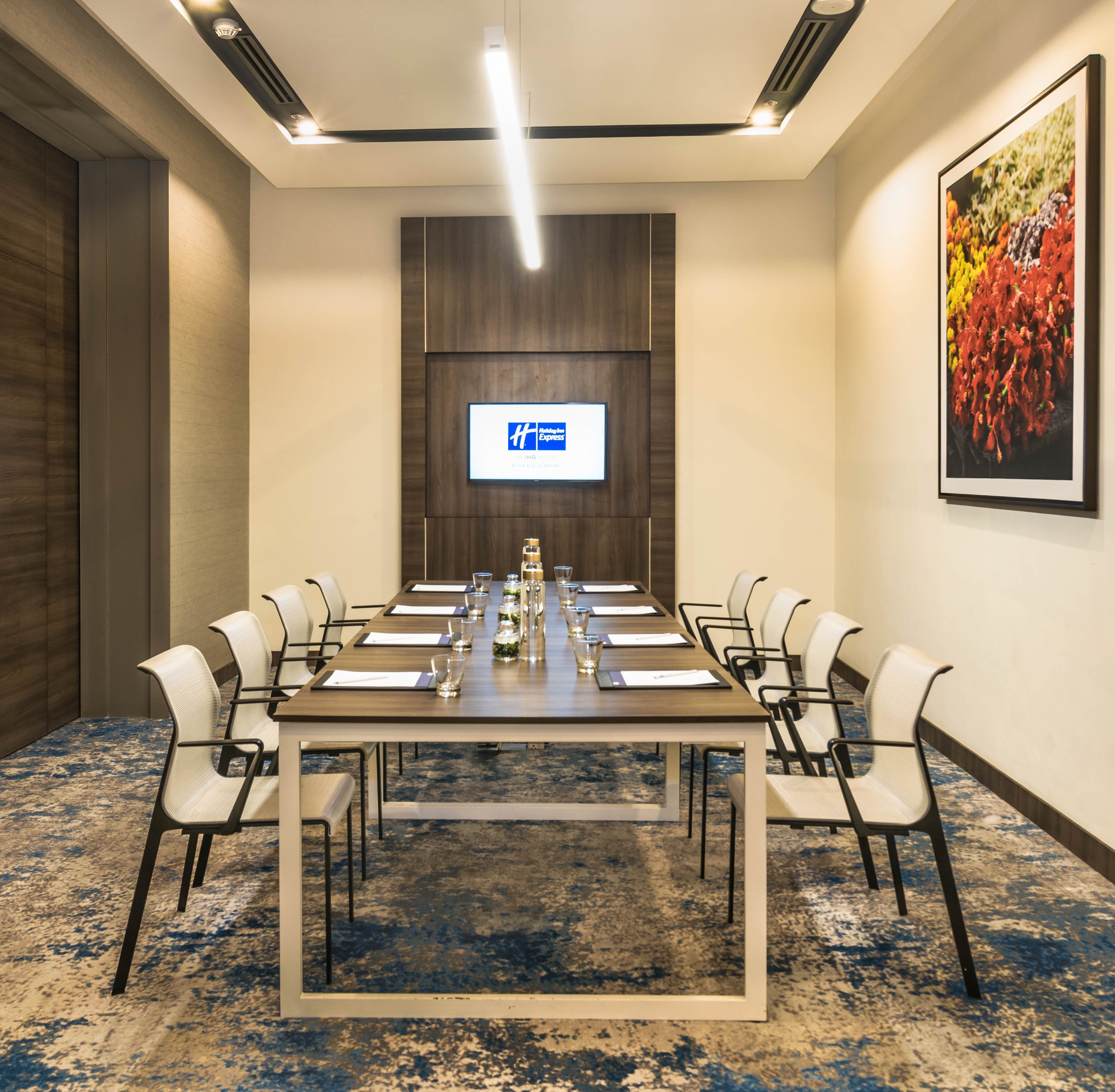 Holiday Inn Express Kolkata Airport 51/56