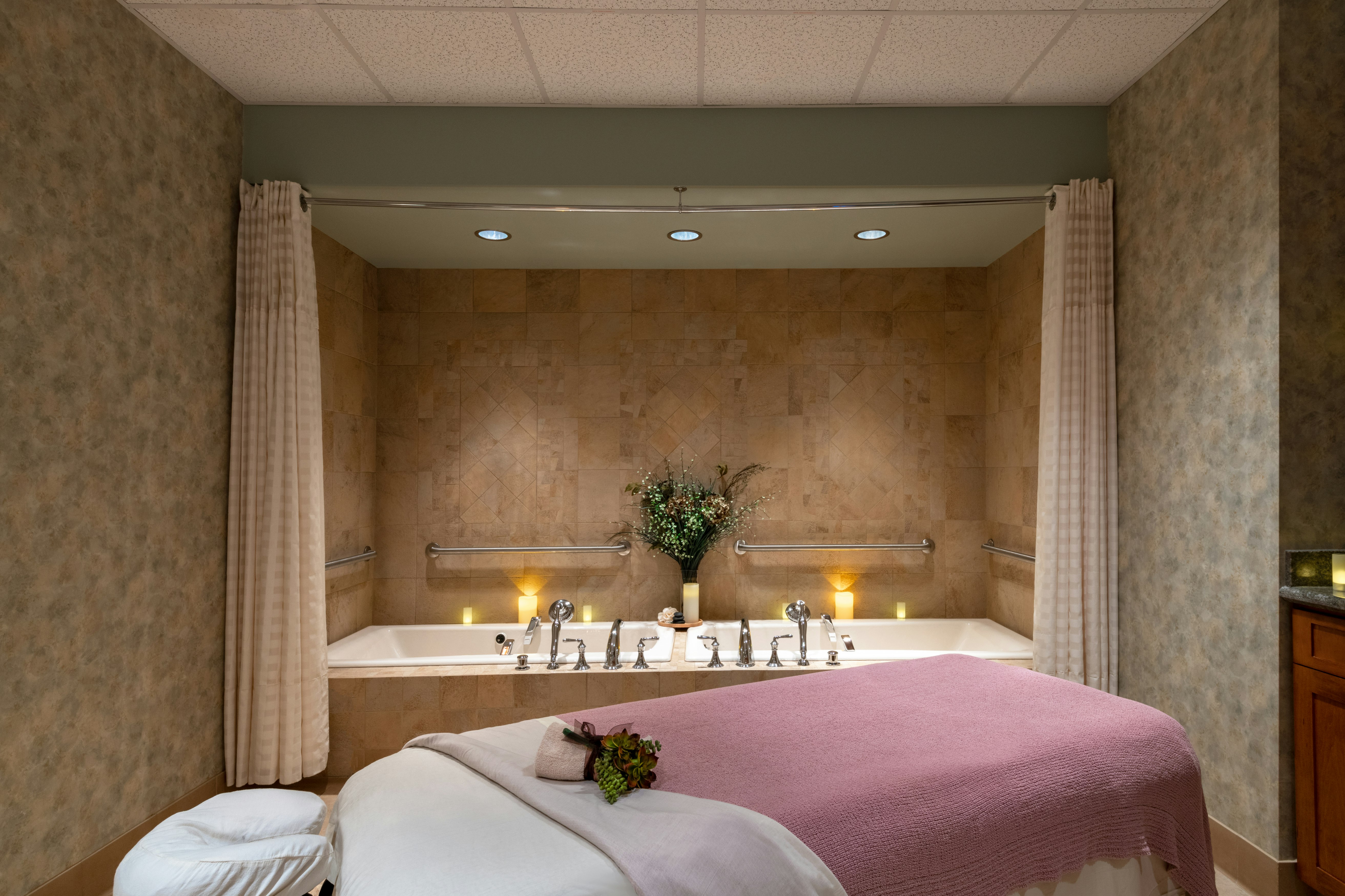 Embassy Suites by Hilton Loveland Hotel Conference Center and Spa 20/60