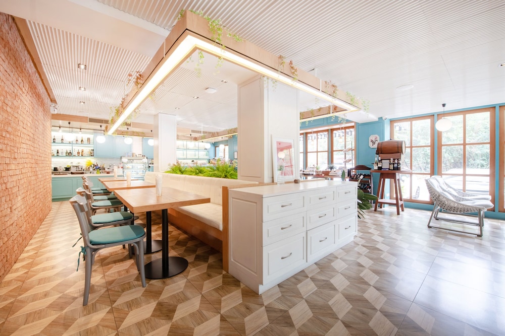 Capital O 631 Blooming Hill Boutique Suites 11/50