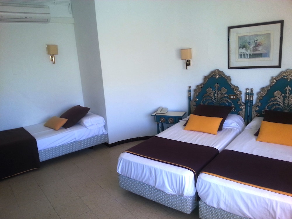 HOSTAL DEL SOL 12/28