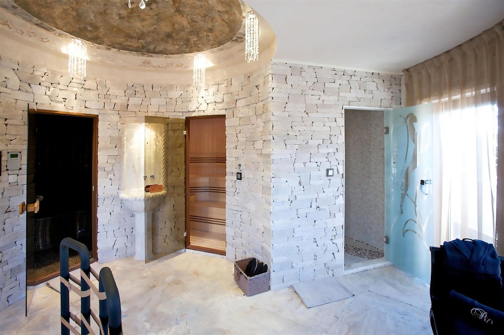 Royal Castle Design and Spa Hotel 20/50