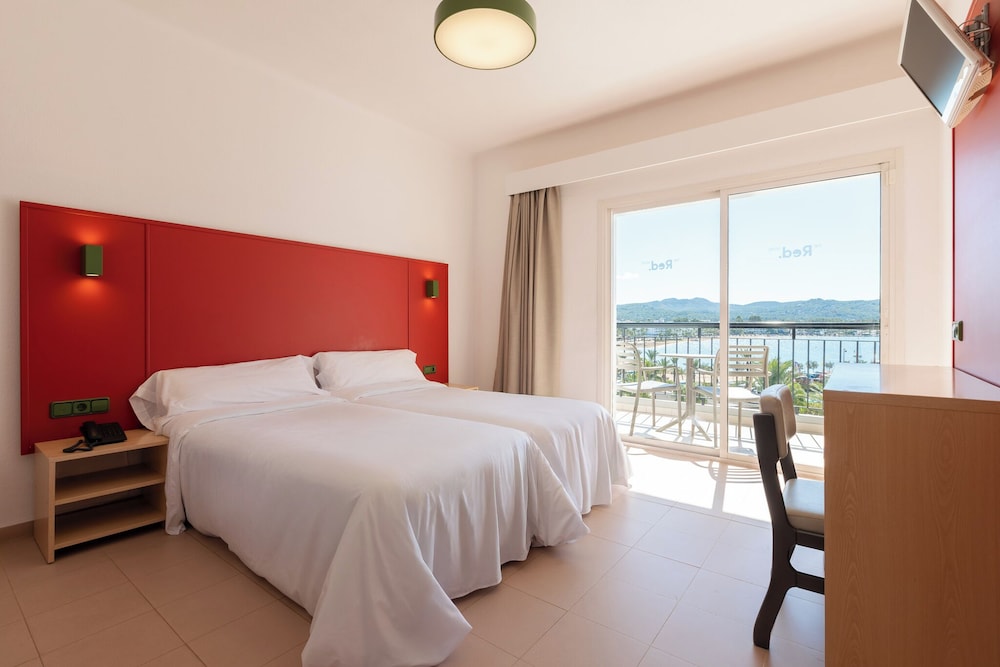 STANDARD, TWIN BEDS, SEA VIEW