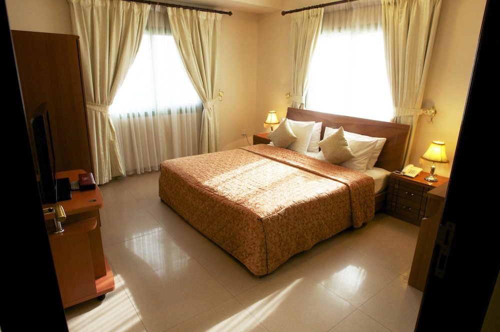 Safeer Plaza Hotel 13/50