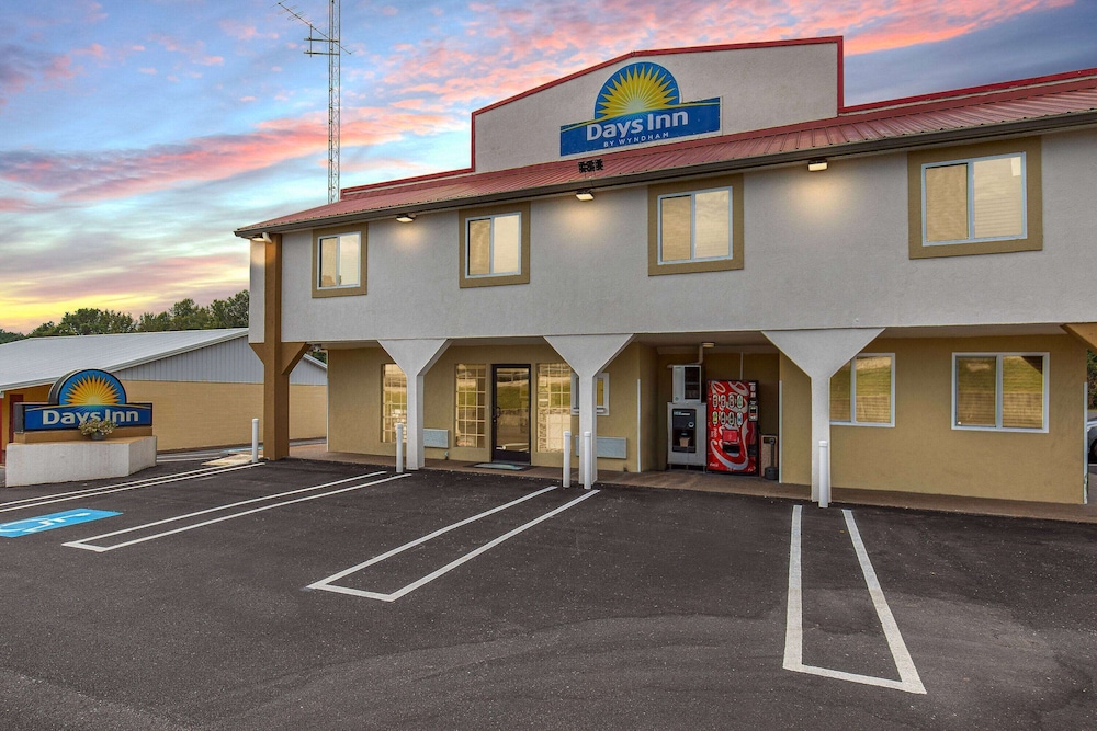 Days Inn by Wyndham Holladay 38/50