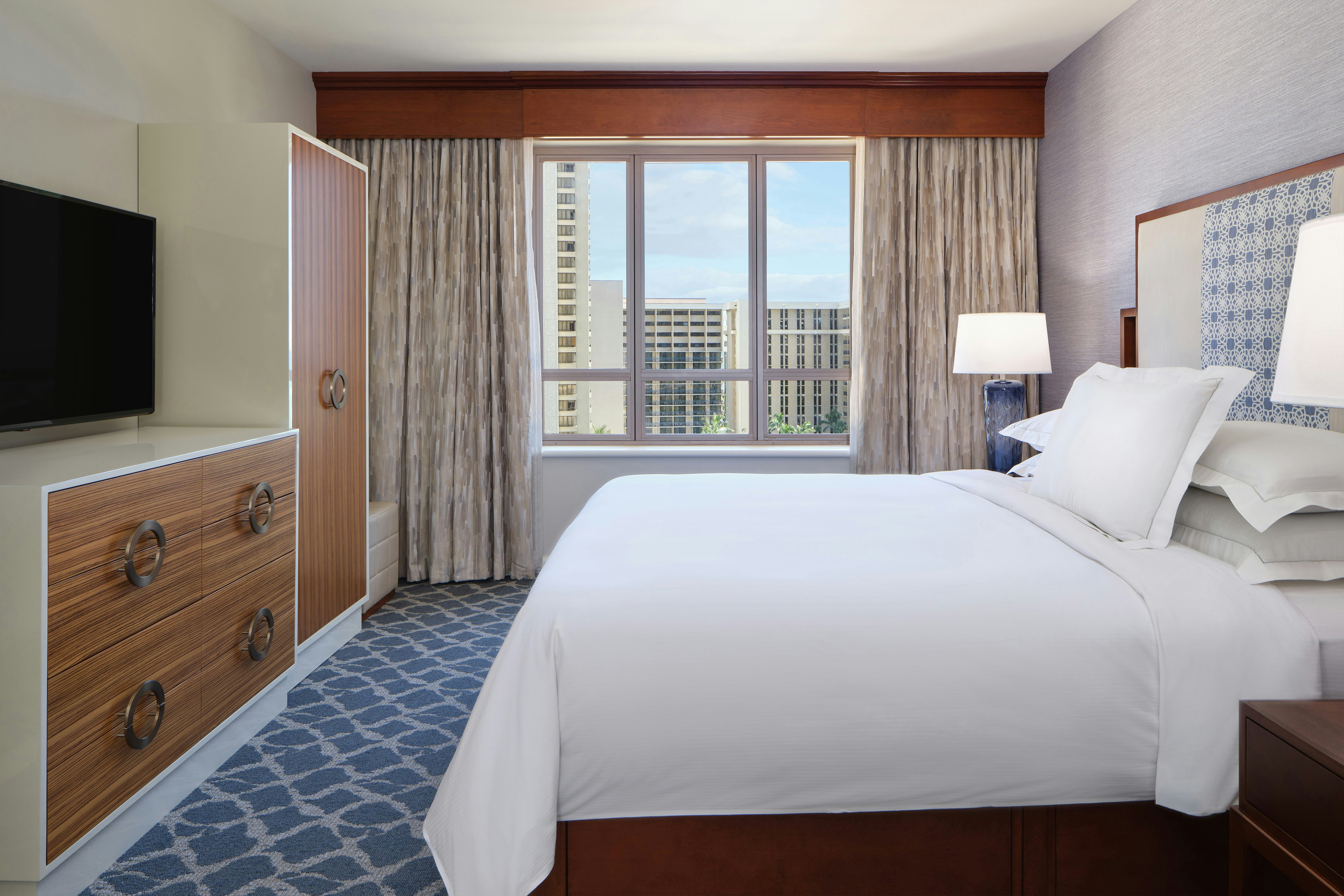2 Bedrooms, Suite, City View