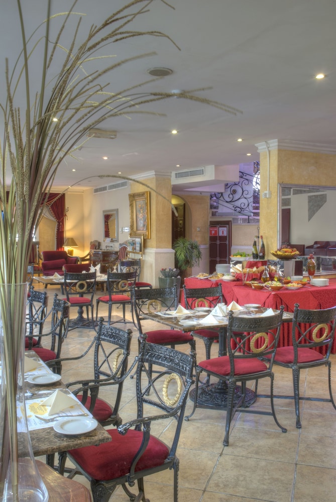 restaurant cafeteria
