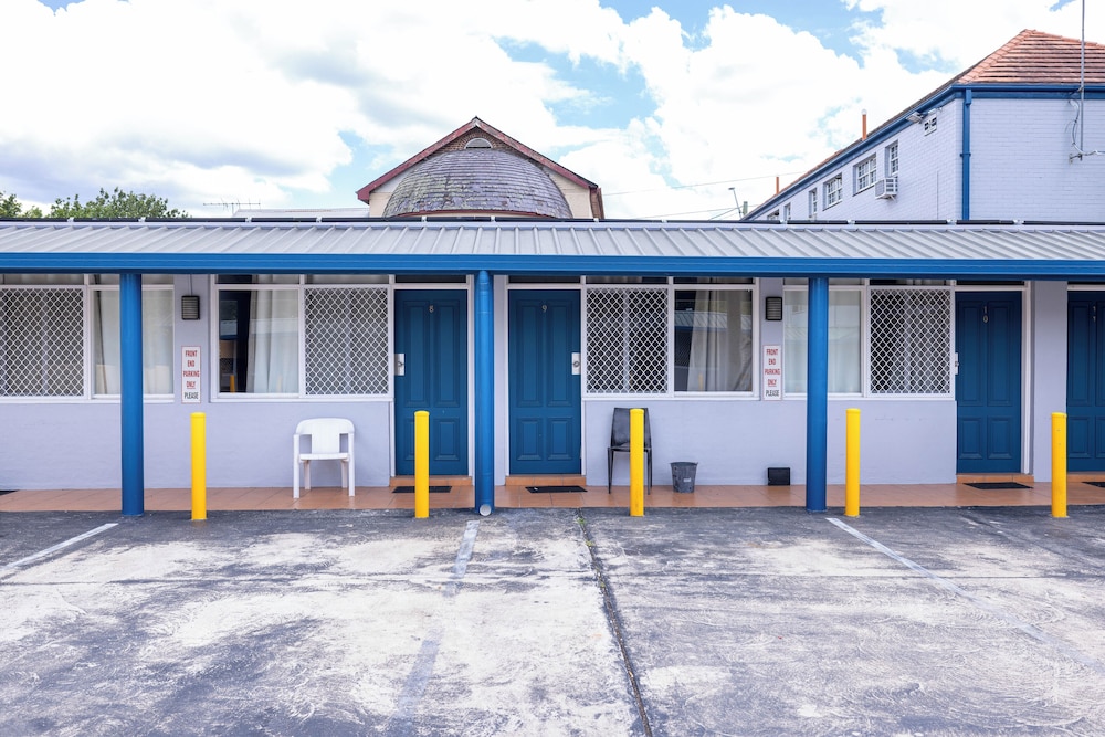 WINDSOR MOTEL 10/16