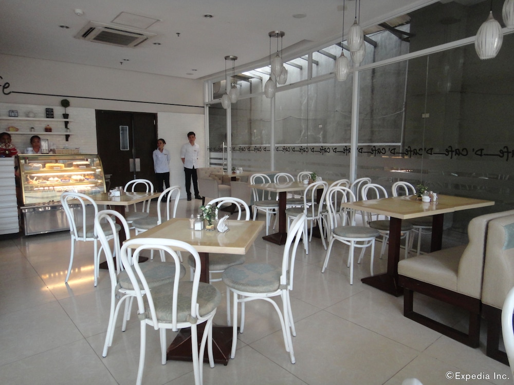 The Well Hotel 30/34