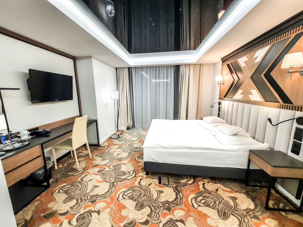 Hotel Rysy 11/84