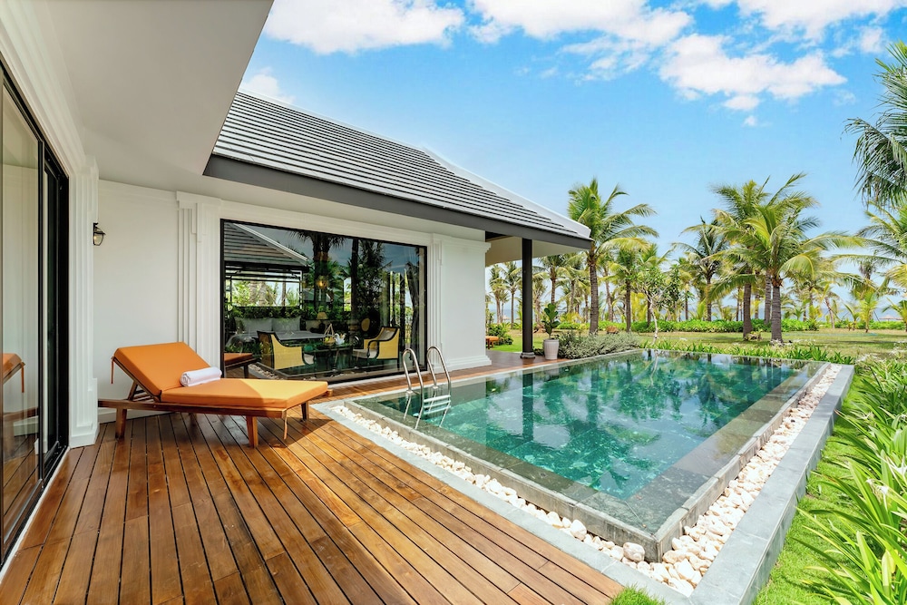 Bliss Hoi An Beach Resort and Wellness 21/49