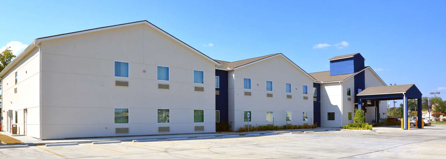 Americas Best Value Inn & Suites Prairieville 1/13